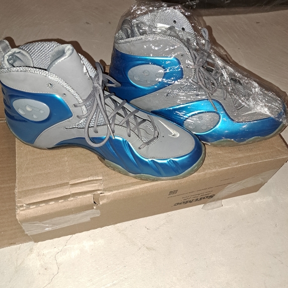 Size 14 and 13, name brand sneakers, new and like new. - Picture 6 of 16